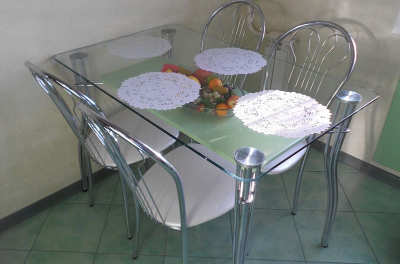 Стеклянные столы для кухни – плюсы и минусы (55 фото)