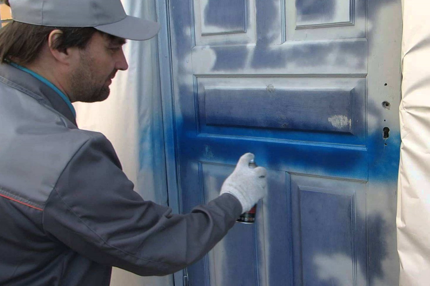 Обновление и реставрация входной металлической двери своими руками Методы реставрации и технология их выполнения Как можно облагородить входные двери