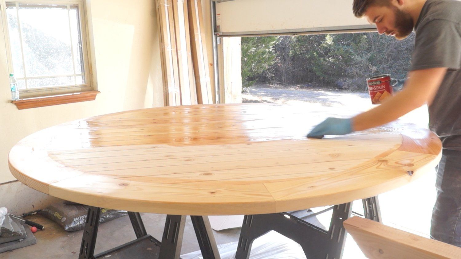 Круглый стол из дерева: гениальные и простые конструкции своими руками