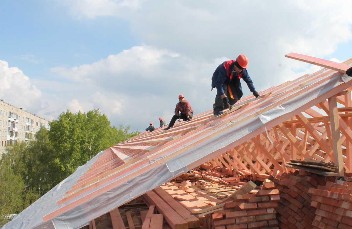 Капитальный ремонт крыши многоквартирного дома, протекает кровля - что делать, детальное фото и видео