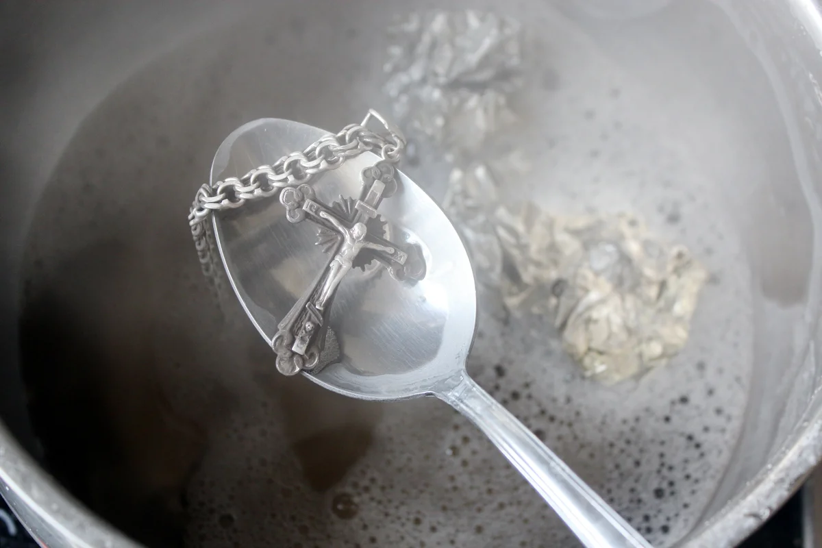 Как почистить серебро в домашних условиях от черноты: лучшие методы