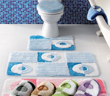 Удобные и интересные коврики для ванной комнаты: фото