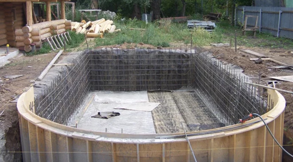 Бассейн своими руками: выбор места и конструкции для бассейна, инструкции по строительству своими руками
