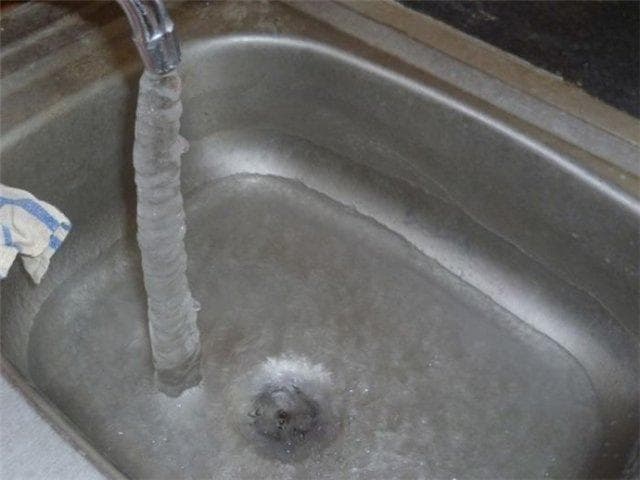 Водоснабжение бани зимой без постоянного отопления: как провести воду, чтобы водопровод в баню зимой не замерз
