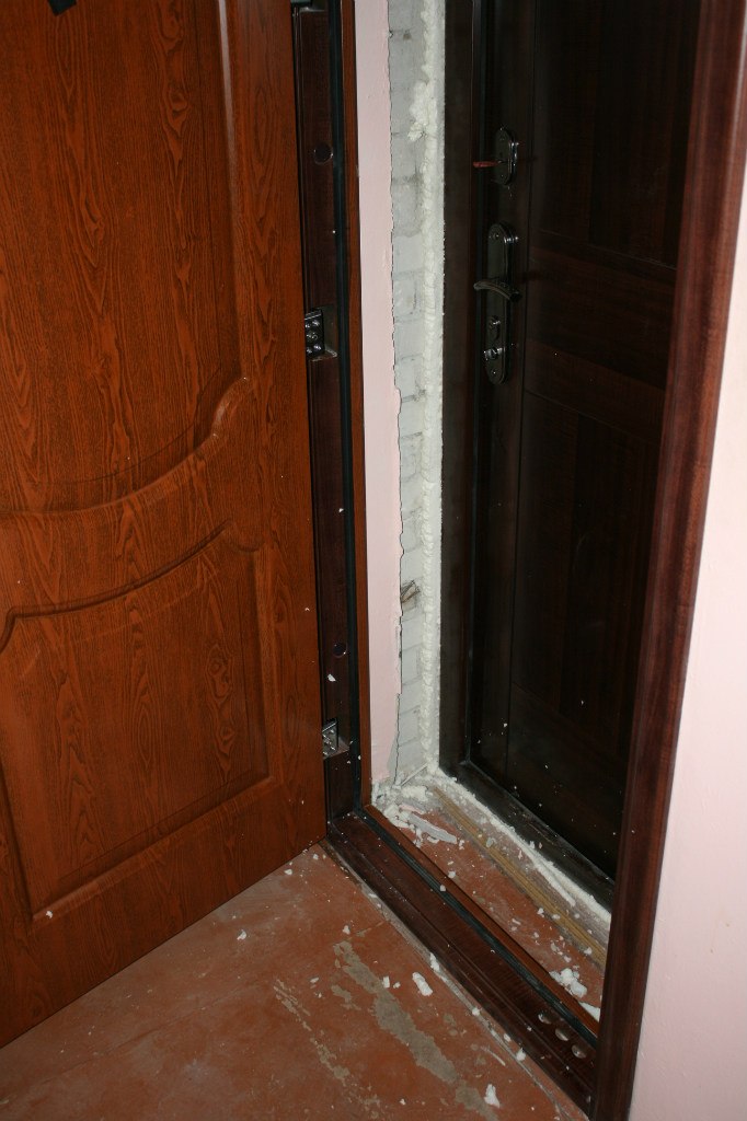 Входные двери - виды наружные конструкций в квартиру и в коттедж