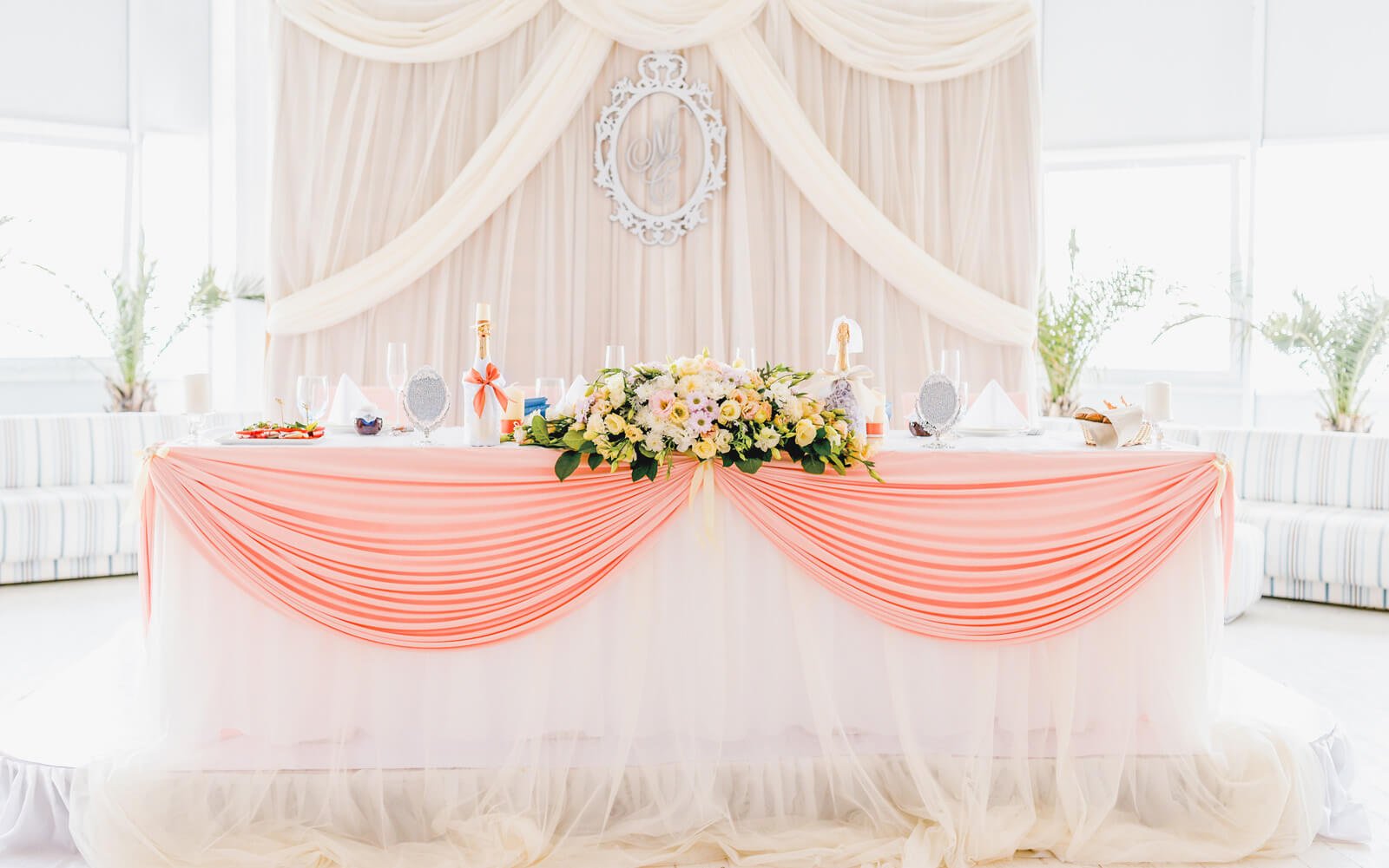 Цветочный декор на свадьбу: 8 красивых идей своими руками, пошаговые фото