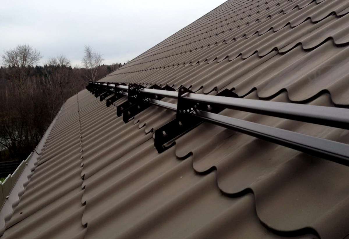 Установка снегозадержателей: монтаж на крыше, как правильно установить, как крепить, правила, конструкции, как монтировать