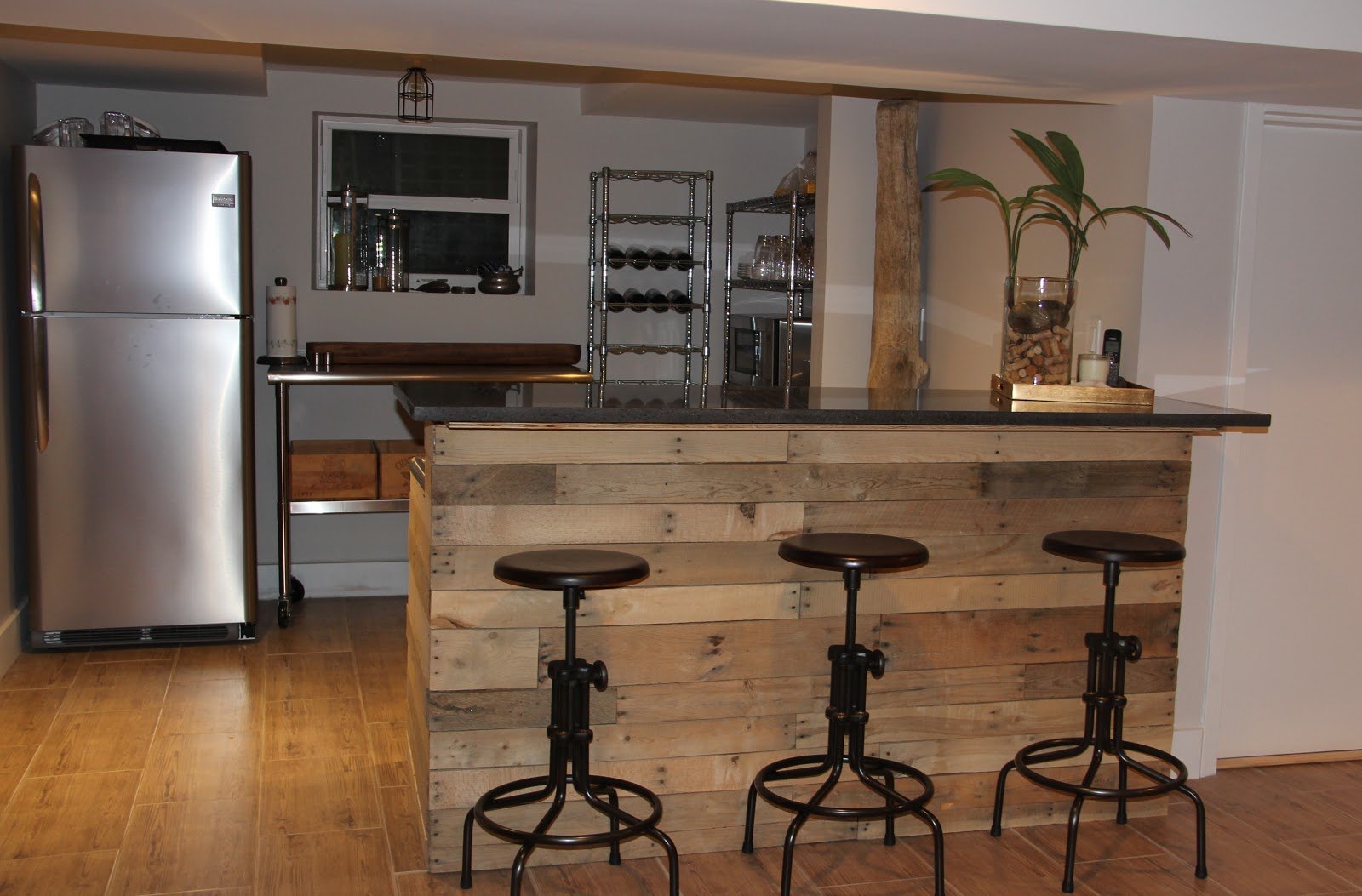 деревянный барный стол для кухни