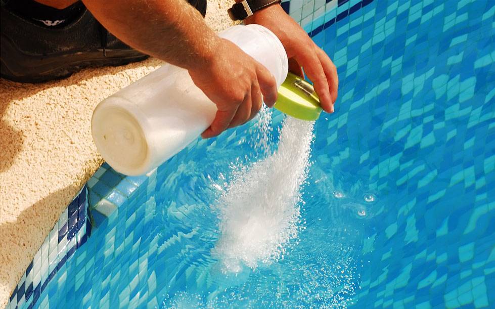 Таблетки в бассейн для дезинфекции воды: как выбрать и применять для эффективной очистки воды. обзор лучшей химии для бассейна