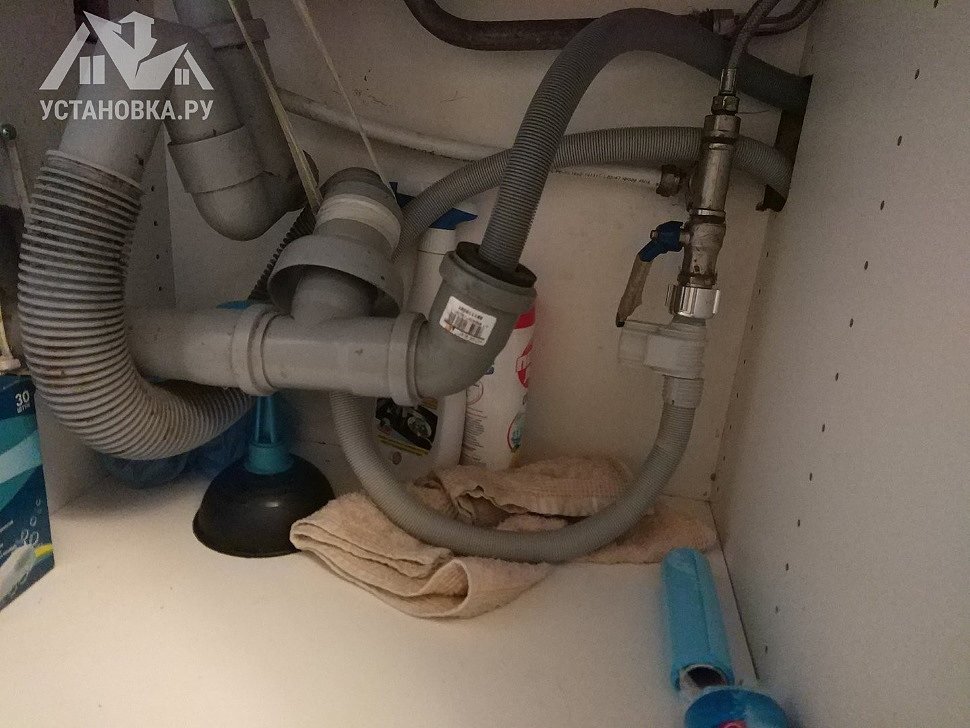 Как подключить посудомоечную машину к водопроводу и канализации: к какой воде подсоединить, инструкция по подключению посудомойки