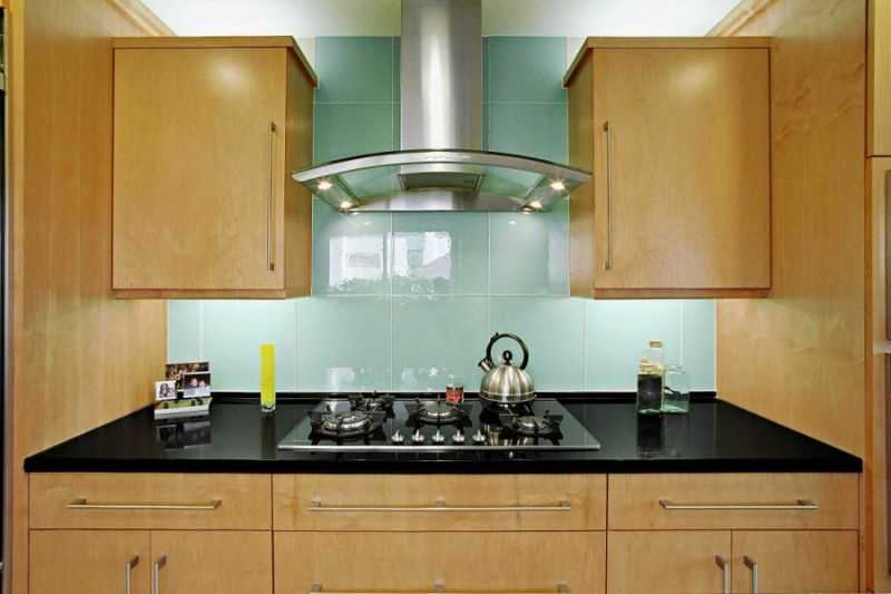 Кухонный фартук: определяемся правильно с высотой и шириной