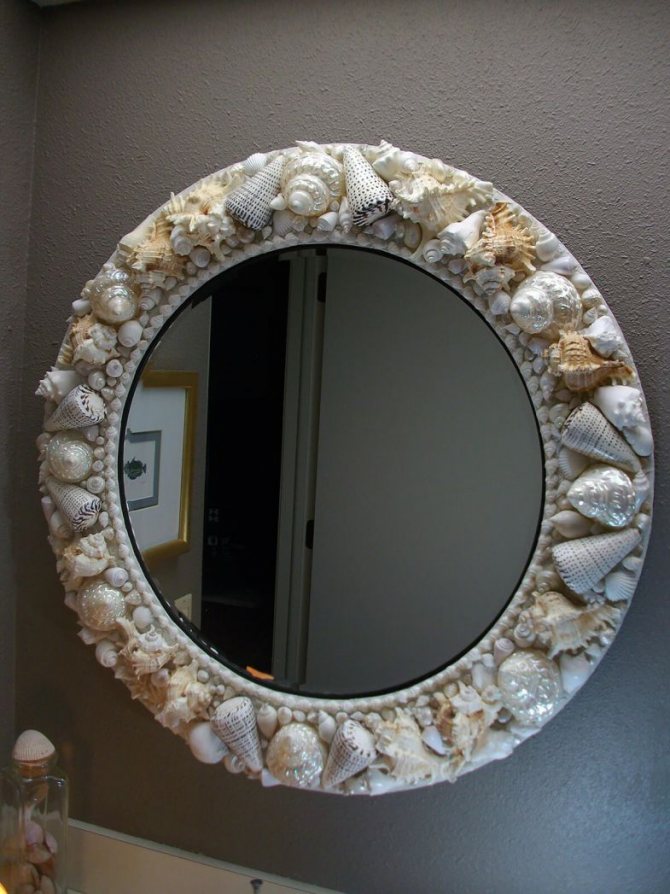 100 потрясающих идей: декор зеркала своими руками на фото