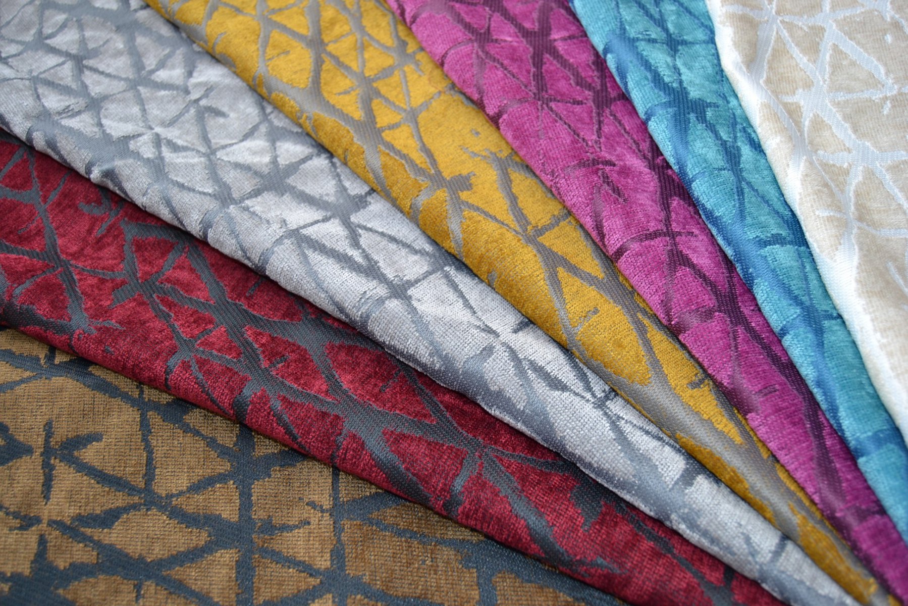 Ткань сатен: шелковистая, высокой плотности, отзывы, какой материал лучше