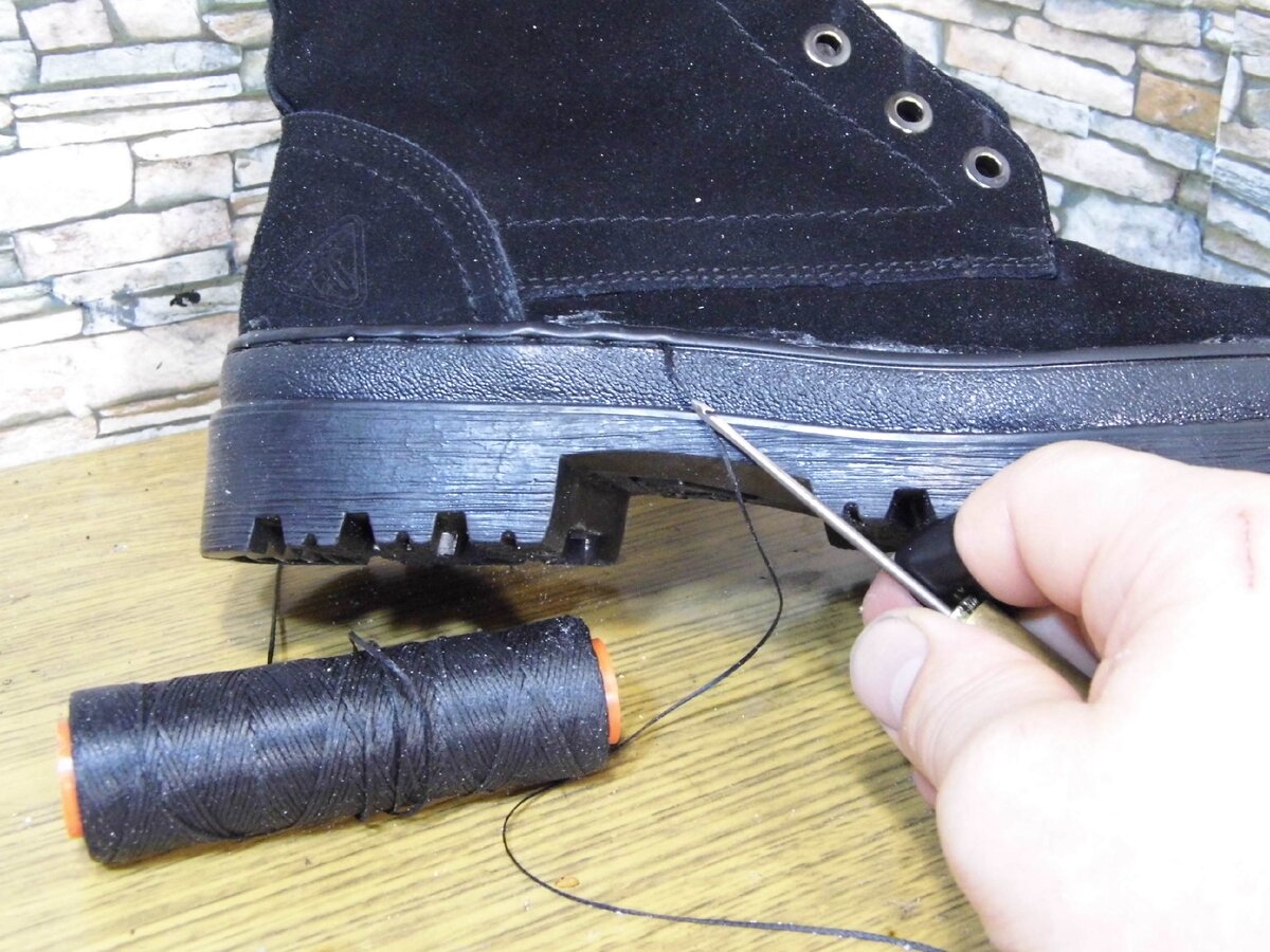 Как починить прохудившуюся обувь своими руками | lifelovetrip.com