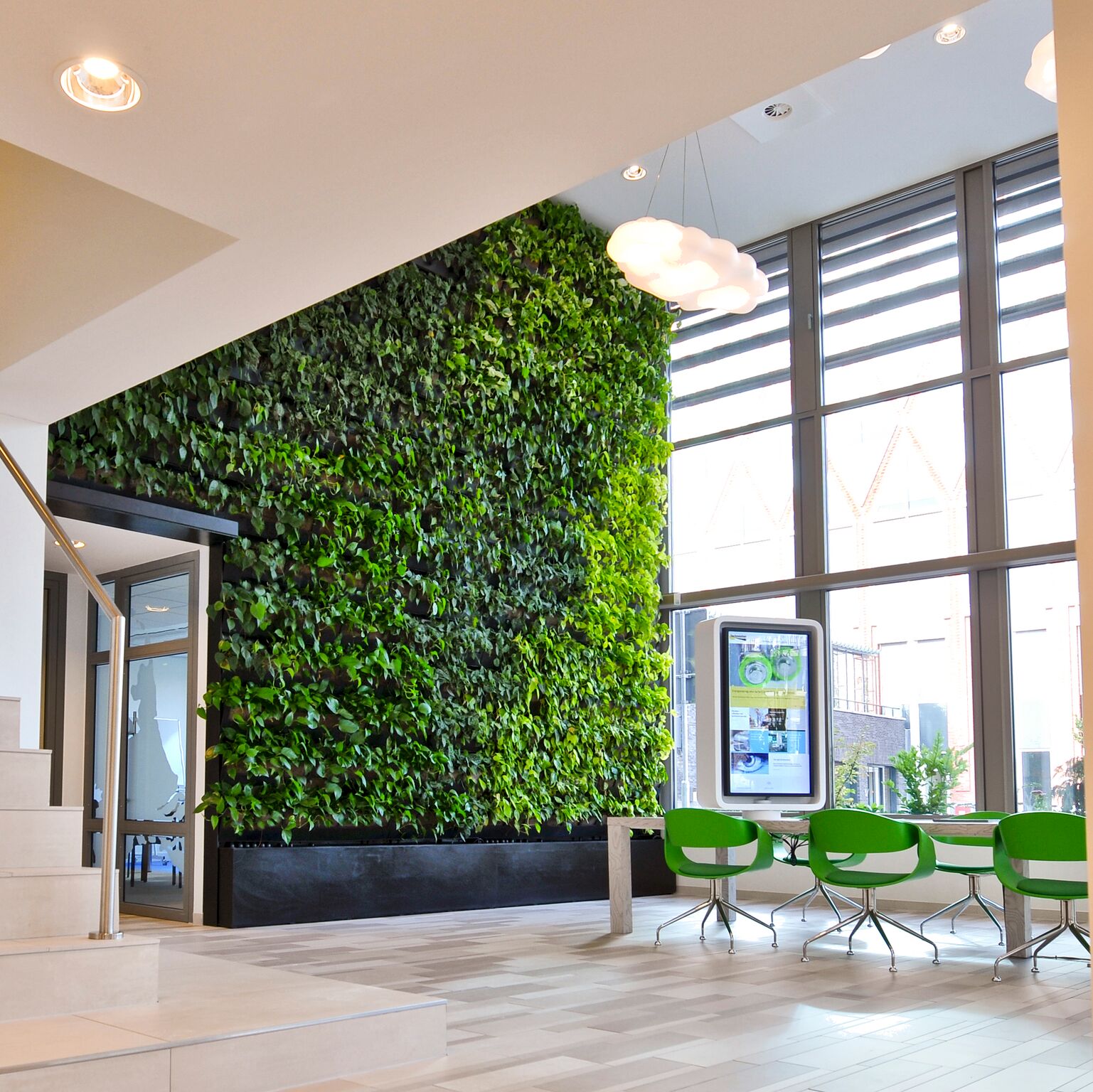 Как озеленить фасад с помощью растений: виды лиан для украшения здания Как украсить дом подвесными кашпо, панно из суккулентов и вертикальными грядками