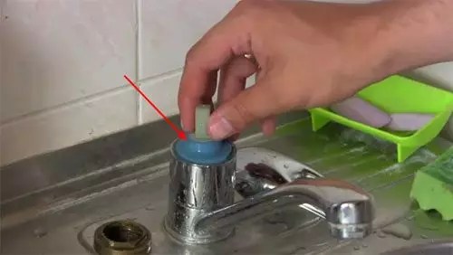 Как починить кран на кухне, который течёт