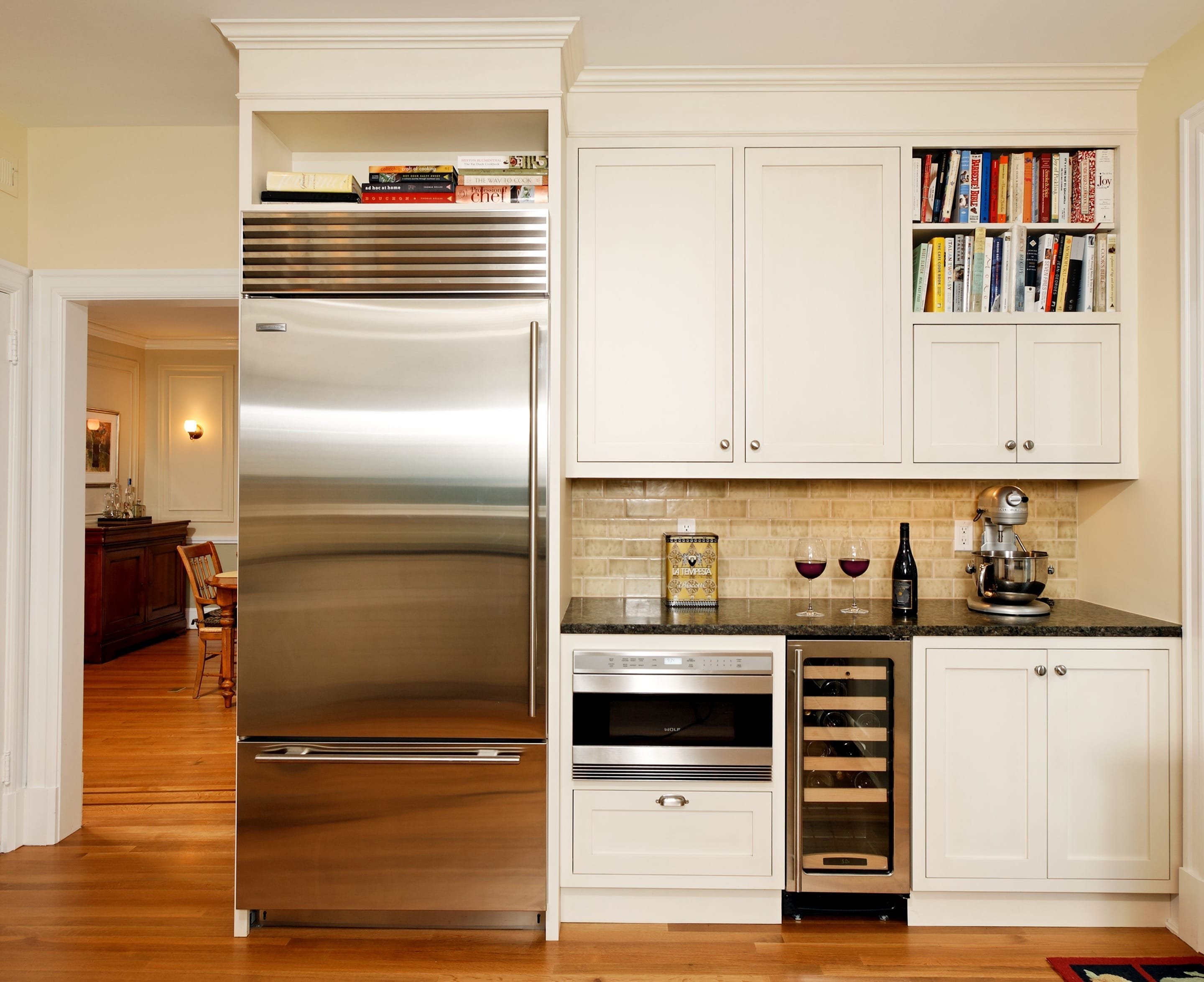 Как в комнате замаскировать холодильник: как спрятать холодильник: 8 гениальных идей —  